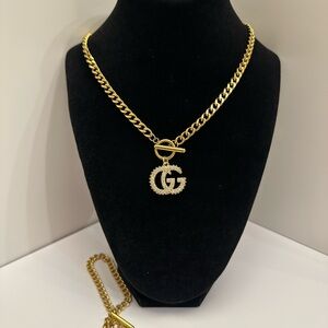 Novelty item!  Not authentic!  Gucci necklace, earring and bracelet!